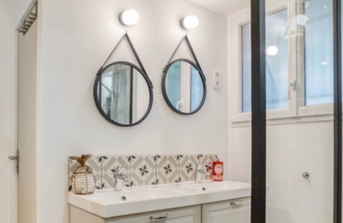 Sucy-en-Brie House | Maison Chaleureuse Avec Jacuzzi à Proximité de la Forêt