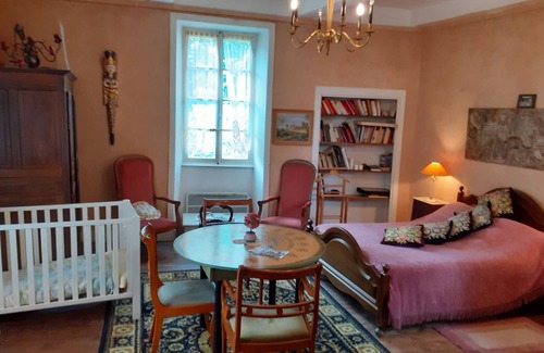 Largentiere House | Maison de maître on the ramparts of Largentière for up to 35 people.