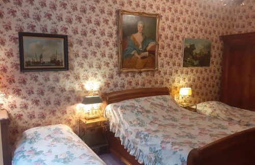 Largentiere House | Maison de maître on the ramparts of Largentière for up to 35 people.