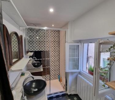 La Colle-sur-Loup Apartment | Maison de village chaleureuse