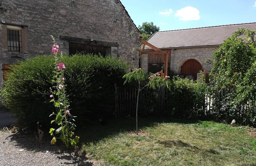 Precy-le-Sec House | Maison de Village Agréable à Vivre