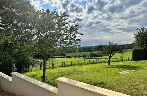 Figeac House | Maison neuve, cadre apaisant,jacuzzi et piscine