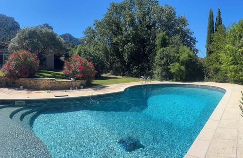 Robion Villa | Maison Pour 2 Personnes, Calme et Détente au Pied du Luberon !