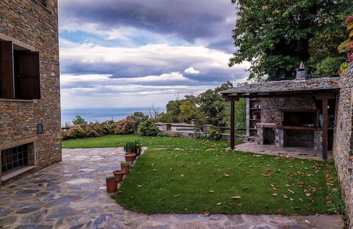 Tsagarada House | Maisonette in Tsagarada with Impressive View
