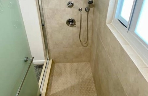 Hialeah House | Majestic Hideaway/5 minutes away from Airport