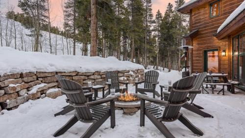 Four O'Clock House | Majestic Mountain Lodge