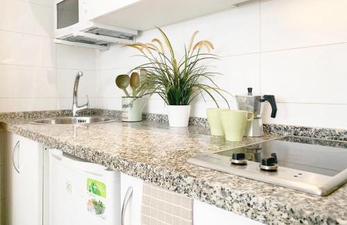 Malaga-Este Apartment | MalagadeVacaciones - Suite Chamizo