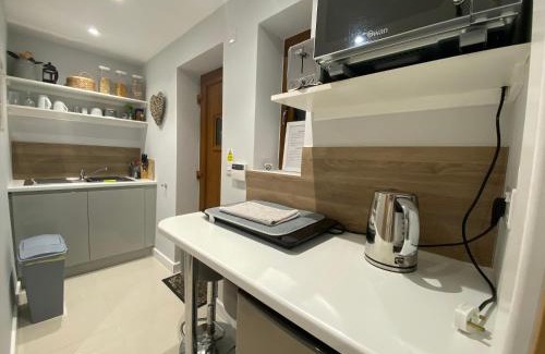 Holmbridge Apartment | Malkin Wood Studio - 15 min walk to Holmfirth centre