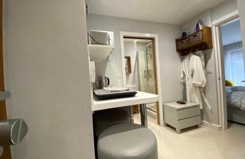 Holmbridge Apartment | Malkin Wood Studio - 15 min walk to Holmfirth centre