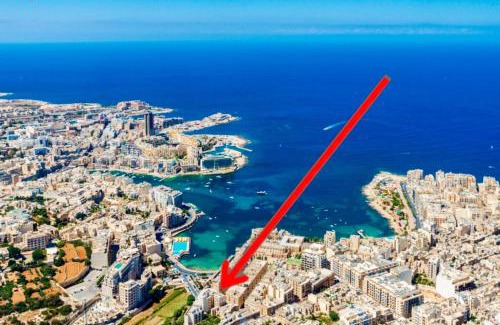 Il-Balluta Apartment | Maltese Charm, Sea Side, Table Soccer, Balluta Bay by Haven & Keys Malta