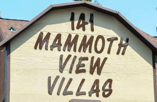 Mammoth Lakes House | Mammoth View Villas #8