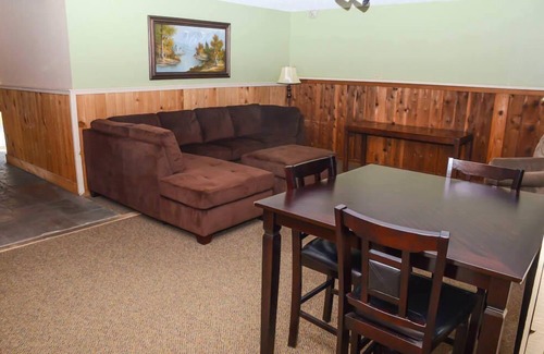 Mammoth Lakes House | Mammoth View Villas #8