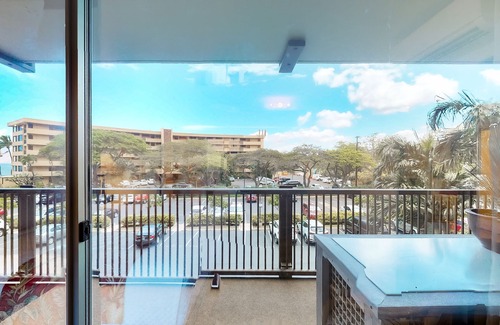 Kihei House | Mana Kai Maui Resort condo with grill & WiFi - great location