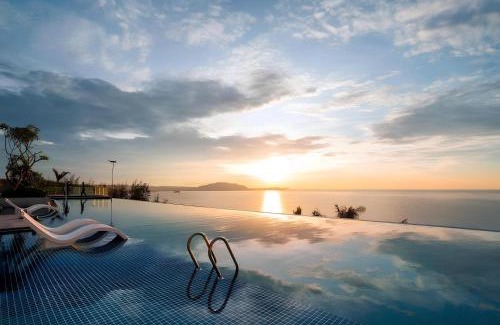 Bac Binh Hotel | Mandala Oceanfront Driftwood Resort