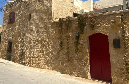 Zebbug House | Mandy - A quaint farmhouse in Gozo