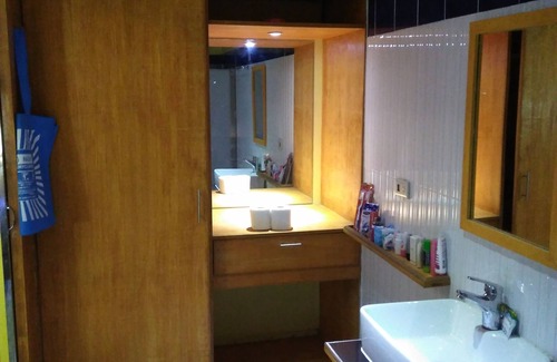 Barretto Hotel | Mango's Beachfront Resort