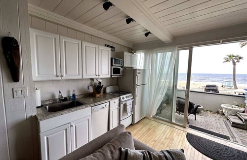 El Porto Apartment | Manhattan Beach Beachfront On The Strand