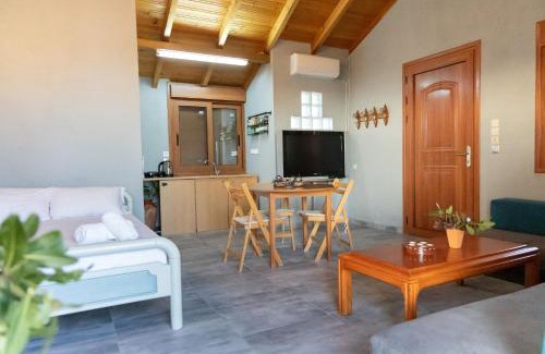 Omales Apartment | Mani Tigani View