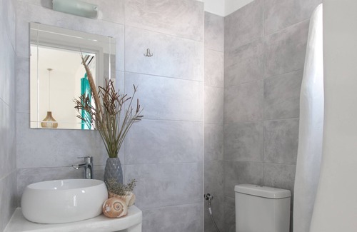 Agia Anna Hotel | Manios Suites