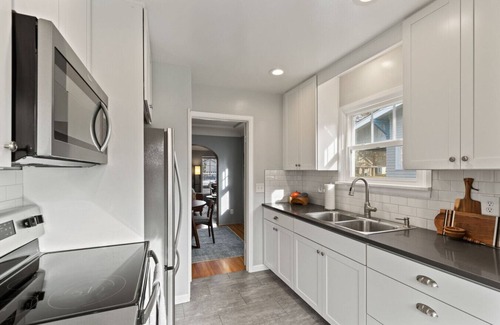 Rockwood House | Manito Park 3b/1ba|Close to Hospitals|Quiet Neighborhood