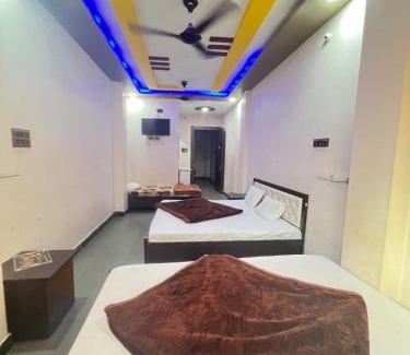 Ujjain Hotel | Manoj guest house , near railway station and mahakal temple