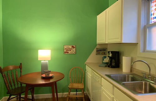 Willoughby Spit Cottage | Manor and Mutts #1 - Beach Front, Pet Friendly, High Speed WiFi, Private