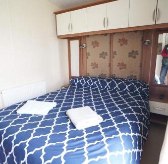 Hunstanton House | Manor Park Hunstanton pets go free Linen Included