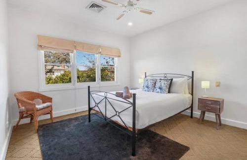 Mansfield House | Mansfield Family Getaway - sleeps 10