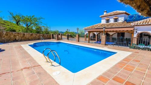 Colmenar Villa | Mansion Piedras Blancas Colmenar by Ruralidays