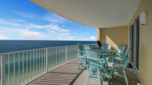West Panama City Beach House | Manta Ray Villa by AvantStay Gulf Front 2 Pools