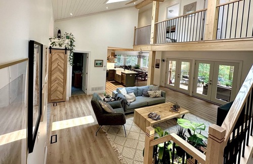 Minden Cabin | Maple Ridge: Private Waterfront Cottage Property