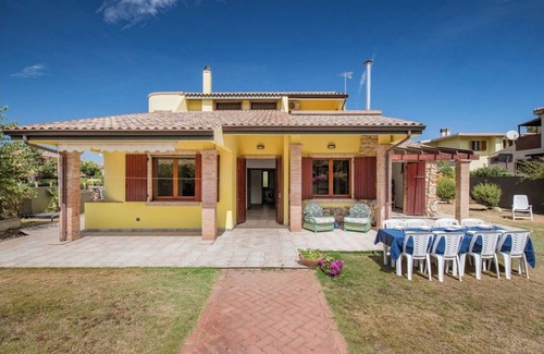 Capitana Villa | MAR ISA, a few steps from the beautiful beach, manor villa