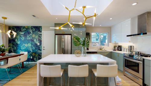 San Jose House | @ Marbella Lane - SJ Designer Home 3BR Ldry+P