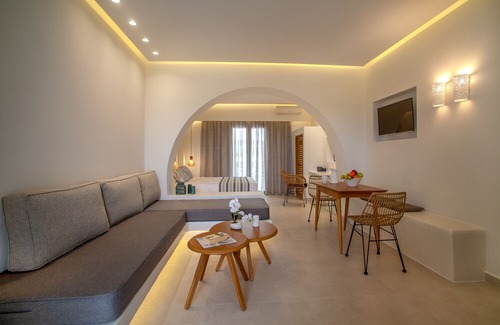 Perivolos Apartment | Margarenia