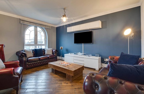 Seafront Cottage | Marina Central