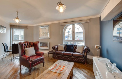 Seafront Cottage | Marina Central
