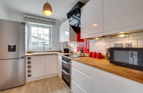 Seafront Cottage | Marina Central