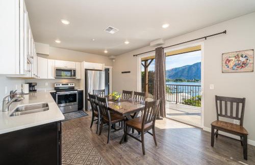 Manson Apartment | Marina's Edge Condo walk to restaurants and wineries condo