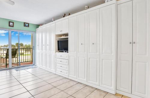 New Smyrna Beach Hotel | Mariners Cove 302