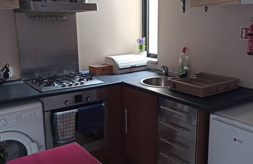 Marsalforn Apartment | Marsalforn flat near beach and boulevard