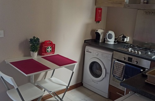 Marsalforn Apartment | Marsalforn flat near beach and boulevard