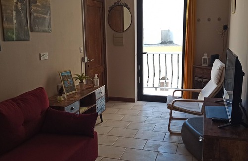 Marsalforn Apartment | Marsalforn flat near beach and boulevard