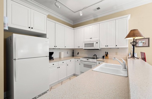 Litchfield by the Sea Villa | MARSH HAWK 5c - 3 bedroom in LBTS w beach, bike trails, fishing, pools & golf!