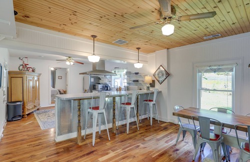 Marshall Cottage | Marshall Cottage on 1895 Tobacco Farm w/Hot Tub!