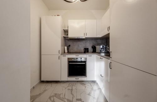 Saint-Laurent Apartment | Marshmallow
