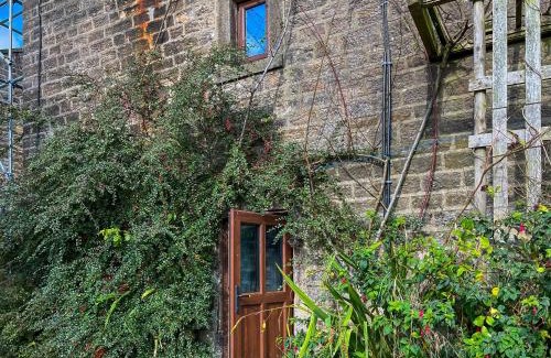 Lofthouse House | Martinsgate Snug