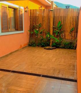 Agua Branca House | Maruá Casa próximo da praia do Perequê com garagem e churrasqueira