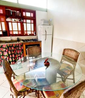Agua Branca House | Maruá Casa próximo da praia do Perequê com garagem e churrasqueira