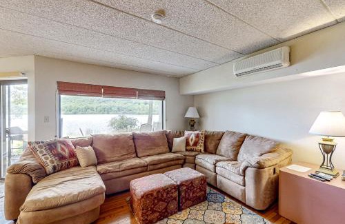 Lake Harmony Apartment | Marvel at Midlake