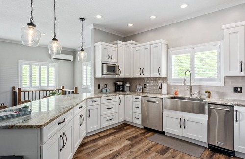 Stanwood House | Marywood Cottage: Luxury Lake House Living, Kayaks and Paddle Boat Included